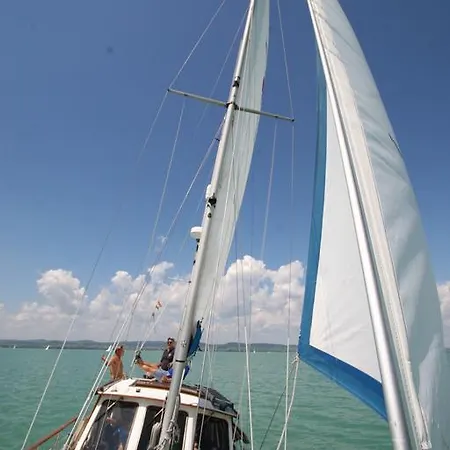 아파트 Apartman Sailing 블로톤퓌레드