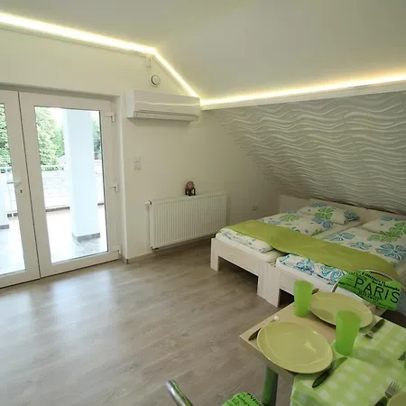 아파트 Apartman Sailing *