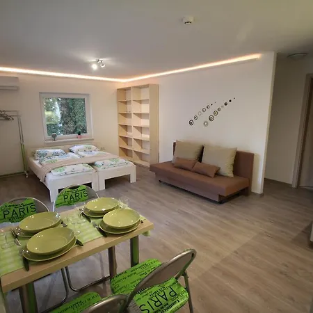 아파트 Apartman Sailing
