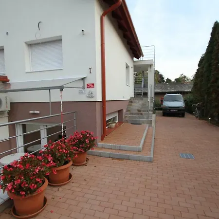 Apartman Sailing * 블로톤퓌레드